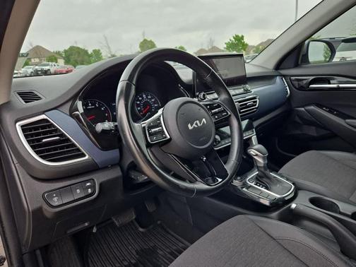 Steel Gray 2023 Kia Seltos S