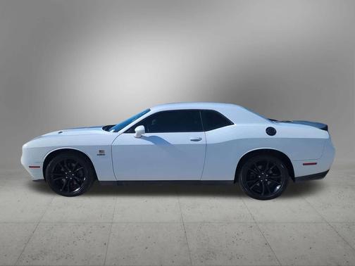 2016 Dodge Challenger R/T Plus