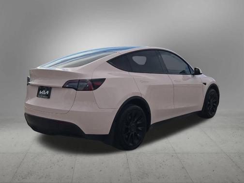 2025 Tesla Model Y Long Range