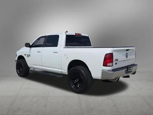 Bright White Clearcoat 2019 RAM 1500 Classic Big Horn