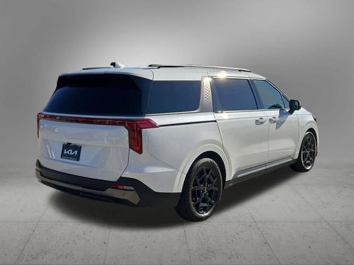 2025 Kia Carnival SX