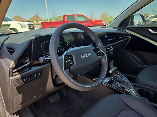Graphite Gray 2024 Kia Niro EX