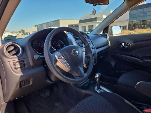2016 Nissan Versa 1.6 SV