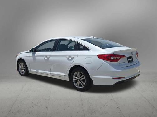 Quartz White Pearl 2017 Hyundai SONATA SE