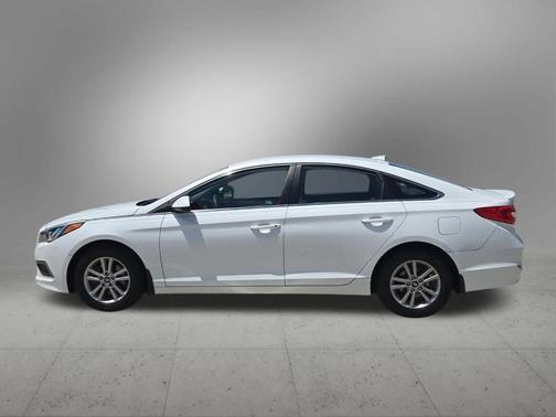 Quartz White Pearl 2017 Hyundai SONATA SE