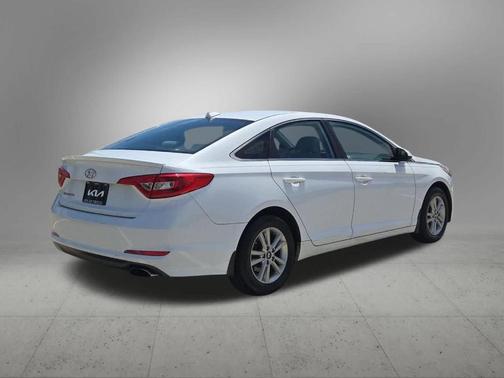 Quartz White Pearl 2017 Hyundai SONATA SE