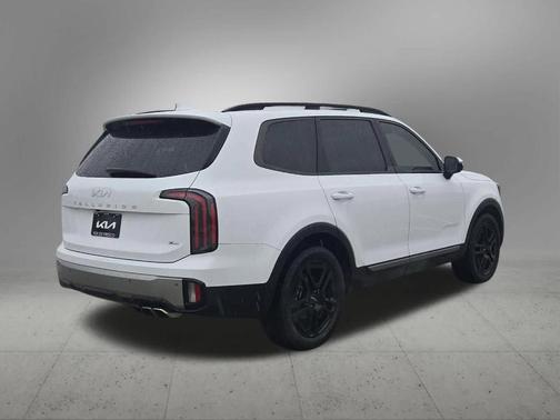 Glacial White Pearl 2023 Kia Telluride SX