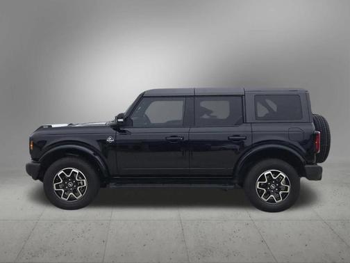 Shadow Black 2024 Ford Bronco Outer Banks