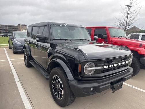Shadow Black 2024 Ford Bronco Outer Banks