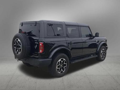 Shadow Black 2024 Ford Bronco Outer Banks