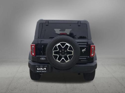 Shadow Black 2024 Ford Bronco Outer Banks