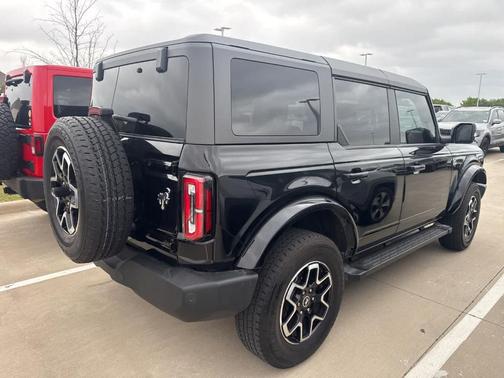 Shadow Black 2024 Ford Bronco Outer Banks