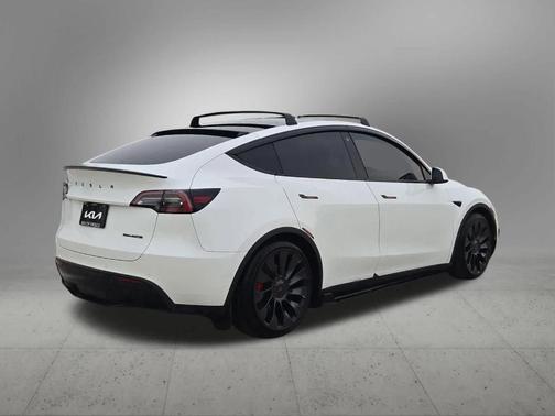 White 2022 Tesla Model Y Performance