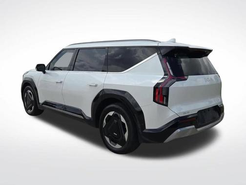 Snow White Pearl 2024 Kia EV9 Land