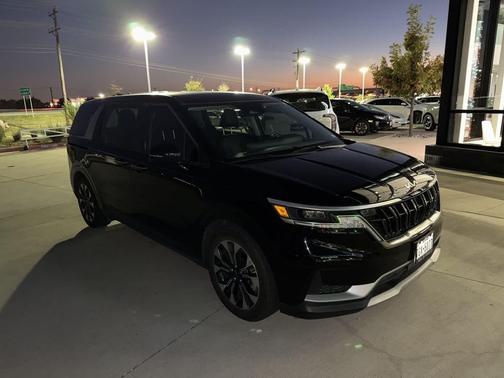 2024 Kia Carnival EX