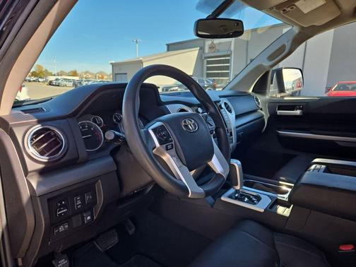 2016 Toyota Tundra SR5