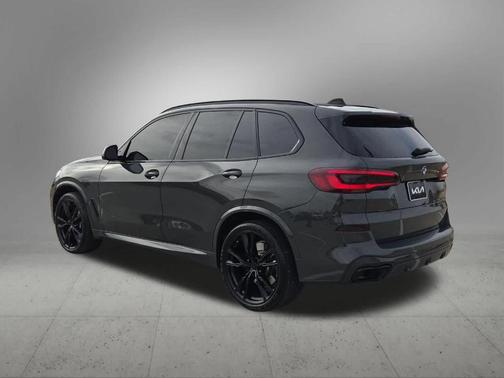 2022 BMW X5 M50i