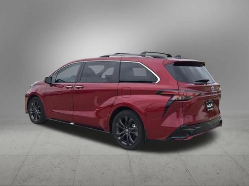 Ruby Flare Pearl 2022 Toyota Sienna XSE 7 Passenger