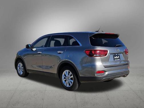 Titanium Silver 2019 Kia Sorento LX V6