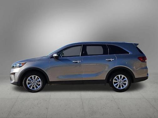 Titanium Silver 2019 Kia Sorento LX V6