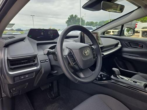 CUTTING EDGE 2024 Toyota Prius LE