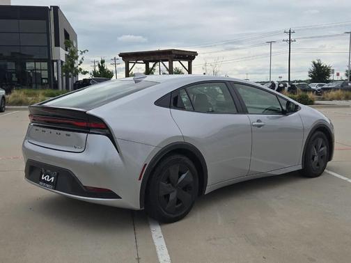 CUTTING EDGE 2024 Toyota Prius LE