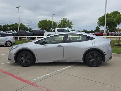 CUTTING EDGE 2024 Toyota Prius LE