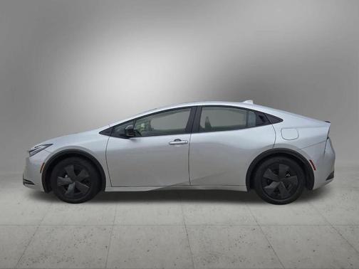 CUTTING EDGE 2024 Toyota Prius LE