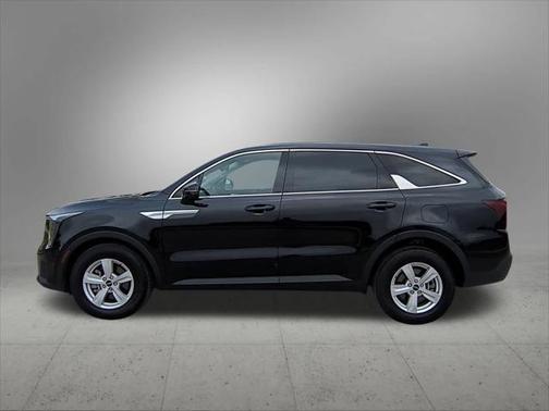 2025 Kia Sorento LX
