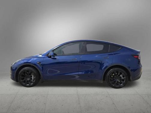 Blue 2024 Tesla Model Y Long Range