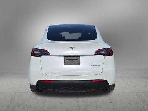 White 2023 Tesla Model Y Long Range