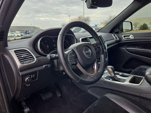 2017 Jeep Grand Cherokee Altitude