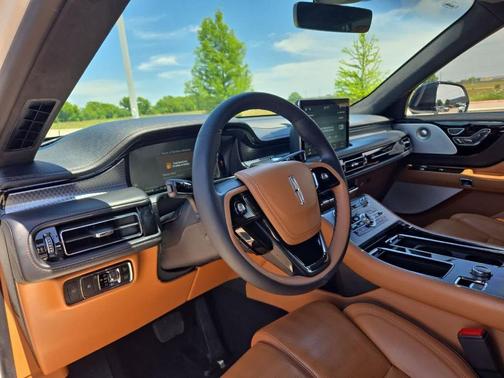 Pristine White 2023 Lincoln Aviator Black Label AWD