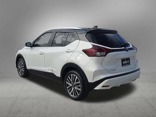 2022 Nissan Kicks SV