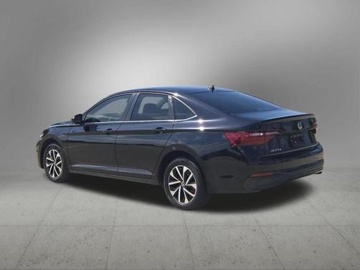 Deep Black Pearl Effect 2024 Volkswagen Jetta 1.5T S