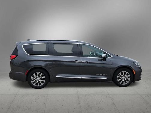 2022 Chrysler Pacifica Hybrid Pinnacle