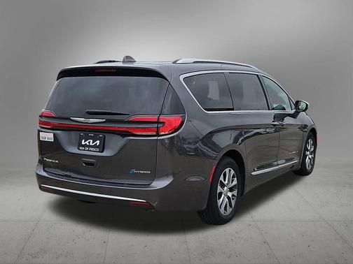 2022 Chrysler Pacifica Hybrid Pinnacle