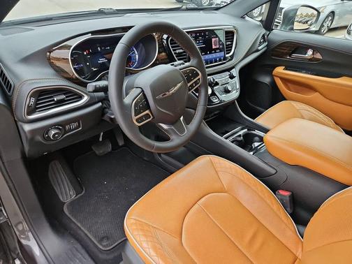 2022 Chrysler Pacifica Hybrid Pinnacle