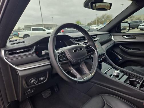 2022 Jeep Grand Cherokee L Overland