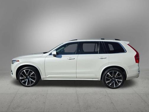 2019 Volvo XC90 T6 Momentum