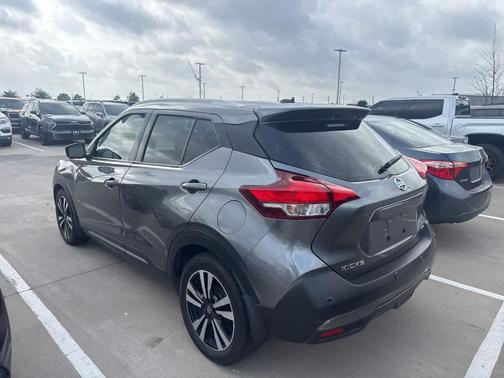 Gun Metallic 2020 Nissan Kicks SR