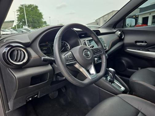 Gun Metallic 2020 Nissan Kicks SR