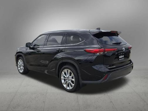 Midnight Black Metallic 2023 Toyota Highlander Hybrid Limited