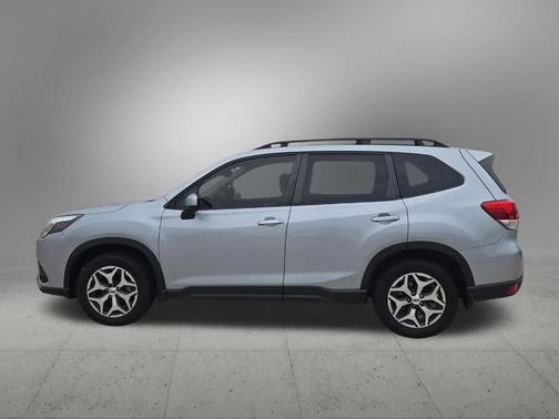 Ice Silver Metallic 2023 Subaru Forester Premium