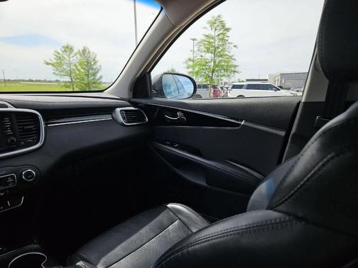 Everlasting Silver 2020 Kia Sorento EX V6