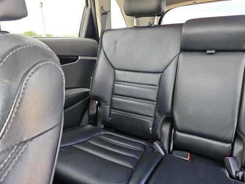 Everlasting Silver 2020 Kia Sorento EX V6