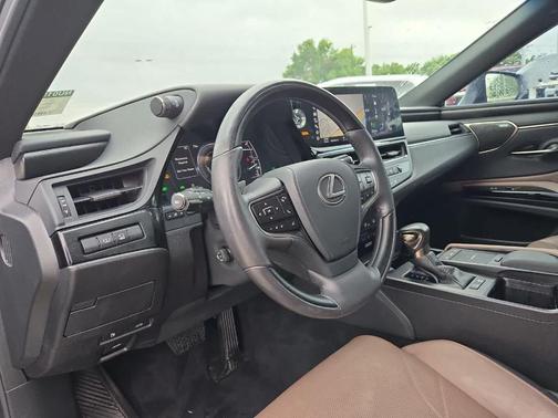 Cloudburst Gray 2022 Lexus ES 300h Ultra Luxury