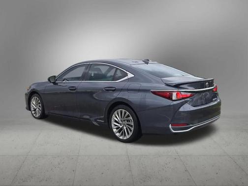 Cloudburst Gray 2022 Lexus ES 300h Ultra Luxury