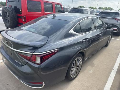 Cloudburst Gray 2022 Lexus ES 300h Ultra Luxury
