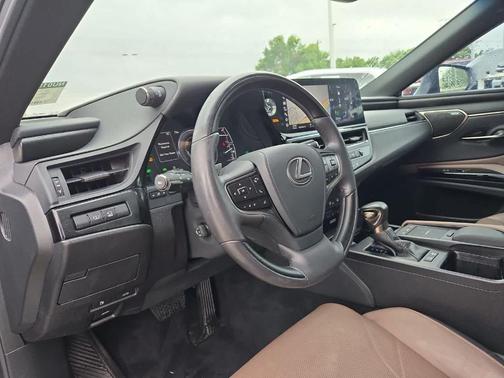 Cloudburst Gray 2022 Lexus ES 300h Ultra Luxury